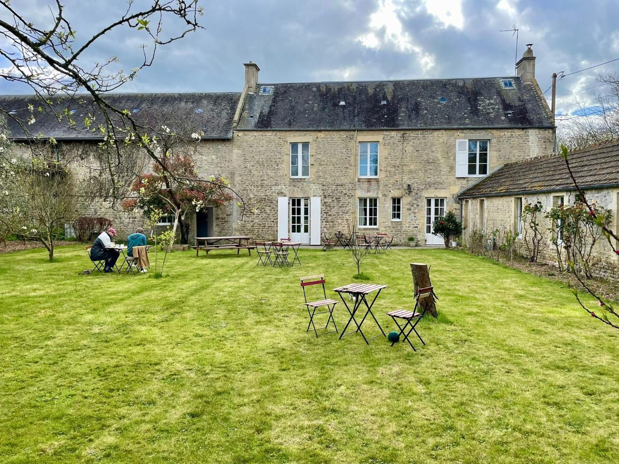 Les Chambres D'Omaha Beach: Homemade Breakfast & Local Flavor Vierville-sur-Mer Exterior photo